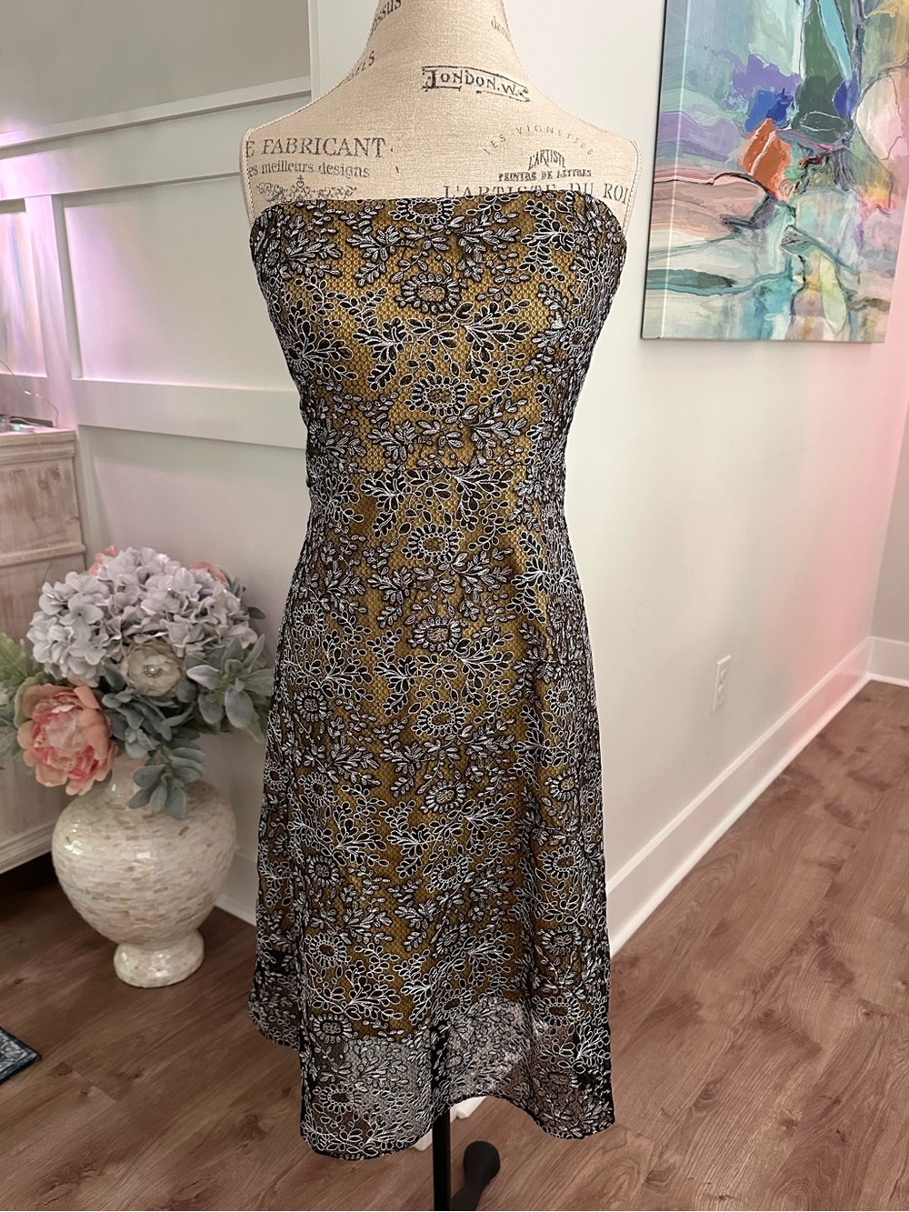 Kay Unger New York Strapless Floral Embroidered Cocktail Dress Sz 12 Designer